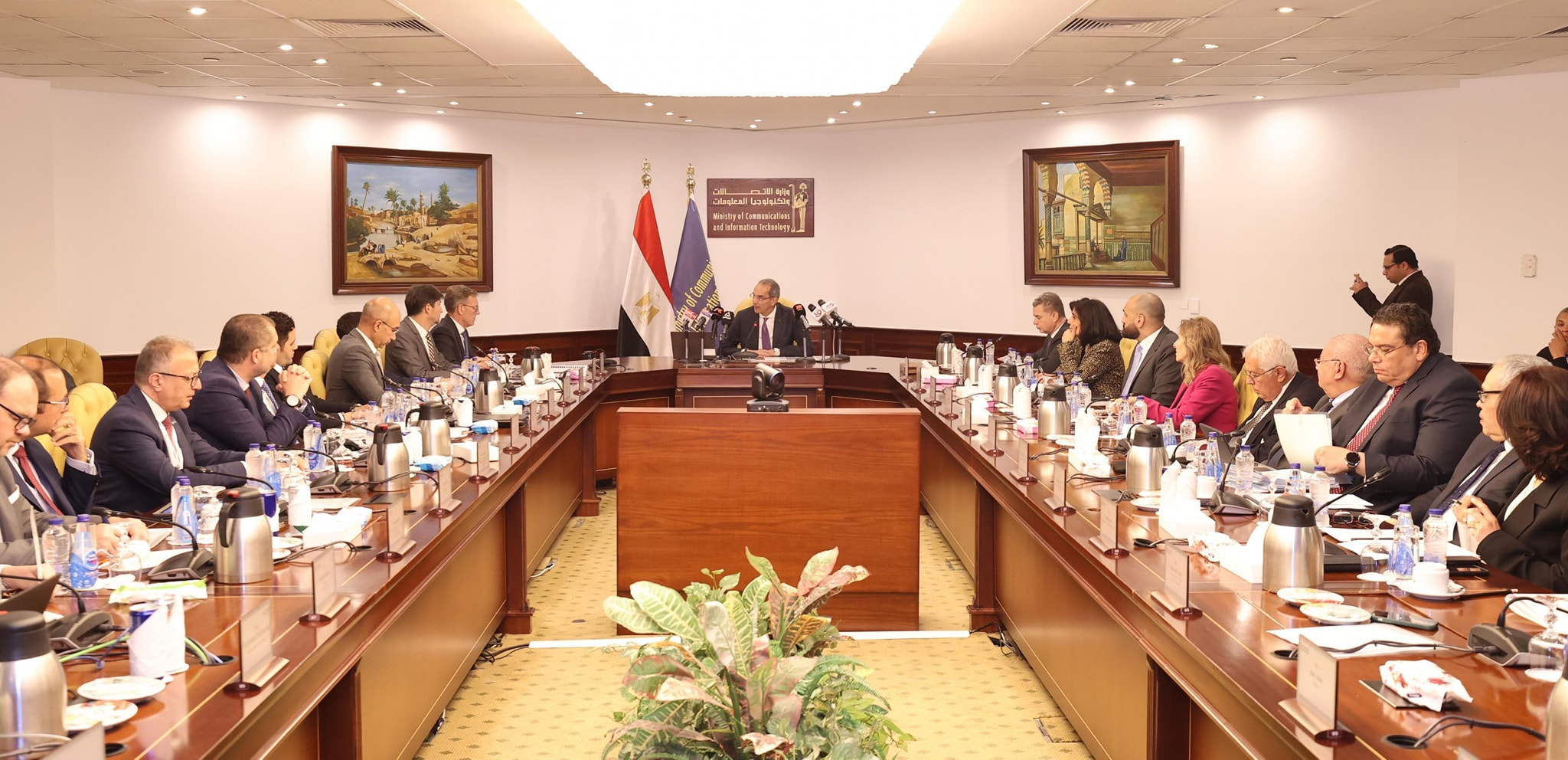 وزير الاتصالات يبحث جذب استثمارات فرنسية جديدة إلى قطاع الاتصالات